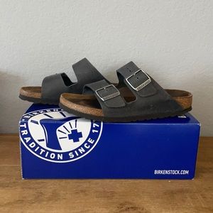 Women’s Birkenstock Black Arizona Sandals Sz 37